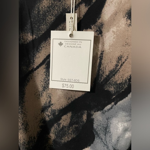 🌸NEW DKR Short Sleeve Side Tie Top Size Large - Picture 3 of 4